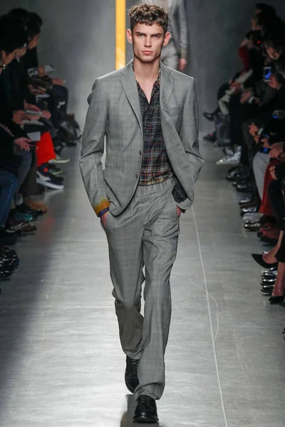 Look 44